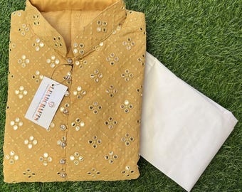 Hett sålda herrpyjamaset med tunga Chikankari-spegelmönster – indiskt bröllops- och ceremonidräkt