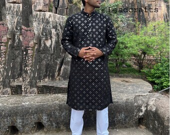 Svart Georgette Kurta-pyjamas för män - Spegelbroderad designeroutfit för speciella tillfällen