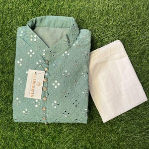 Zware chikankari-pyjamaset heren met spiegelwerk – Indiase bruiloft- en ceremonieoutfit