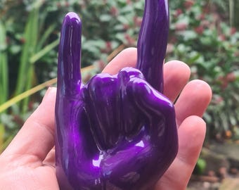 Aangepaste handgemaakte hars handhoorns Metalhead ringhouder, Pagan, Wicca, Hekserij, Heks, kies je eigen kleur.