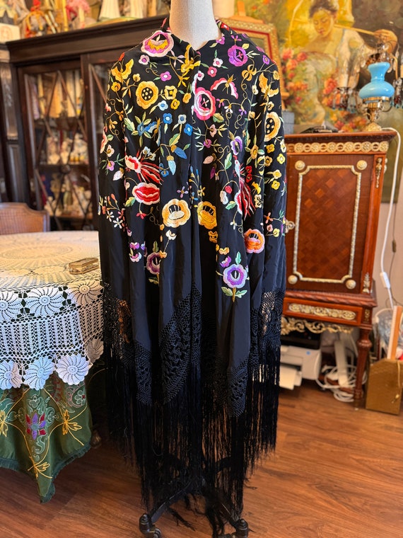 Vintage silk manila shawl (manton) for flamenco. … - image 4