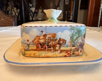 Wunderschönes Vintage-Keramiktablett mit geprägtem Deckel. Hergestellt in England, Falcon-Ware