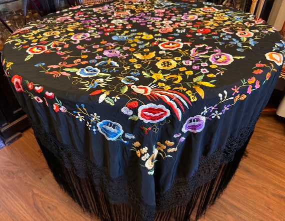 Vintage silk manila shawl (manton) for flamenco. … - image 1