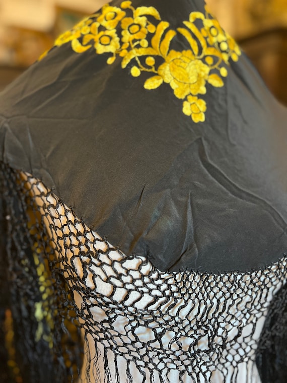 Vintage silk manila shawl (manton) for flamenco. … - image 6