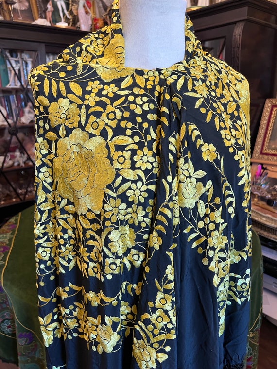 Vintage silk manila shawl (manton) for flamenco. … - image 3