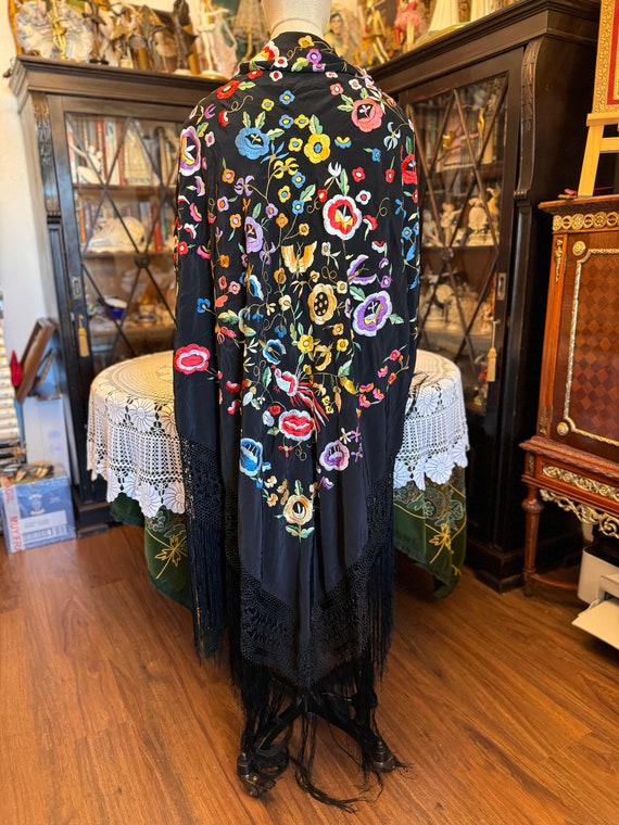 Vintage silk manila shawl (manton) for flamenco. … - image 2