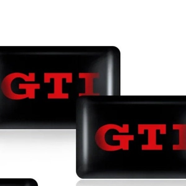 2 badges sport pour toutes les voitures gti neuves au Royaume-Uni, nouveau design