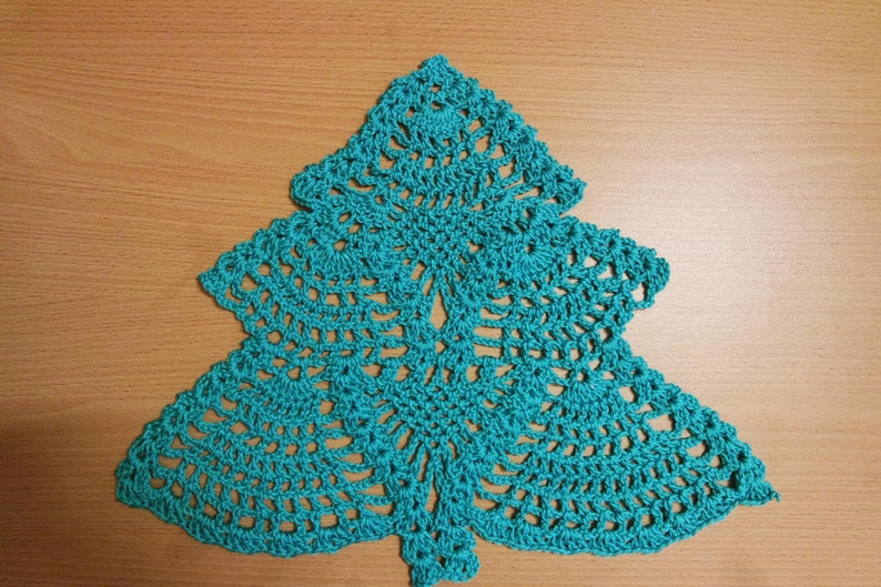 Crochet Christmas tree doily hot pad 121 pattern by marifu6a | Etsy