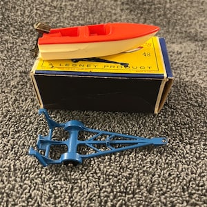 Vintage luciferdoosje nr. 48 Sportboot met trailer.