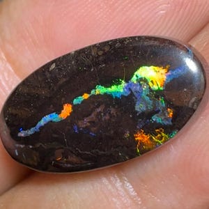 10.8 ct neon and uniq boulder matrix opals