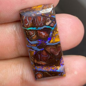 Einzigartig und schön gemustert natürlicher Boulder Opal Steine