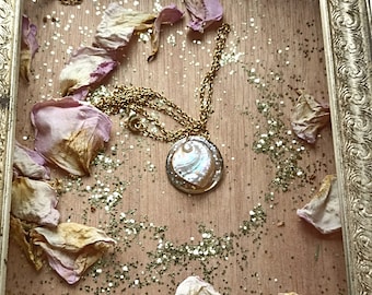 Le coeur de l'océan, collier ormeau, collier coquillage, collier nacre, collier sirène