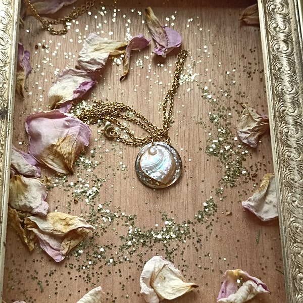 Le coeur de l'océan, collier ormeau, collier coquillage, collier nacre, collier sirène