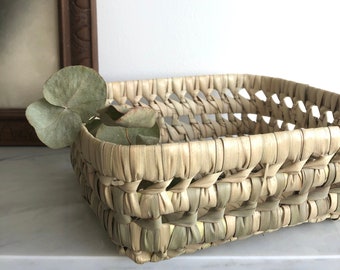 Rectangular basket in medium woven palm leaf model