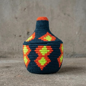 Berber box with lid / ethnic basket / colorful Moroccan basket