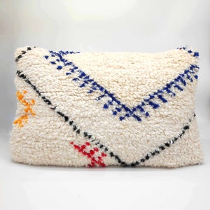 Several models available - Moroccan Berber cushion covers Azilal ecru with colorful patterns 60x40cm