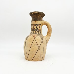 Antique Berber pottery from the Moroccan Rif / Vintage Berber ceramics / Moroccan terracotta jug