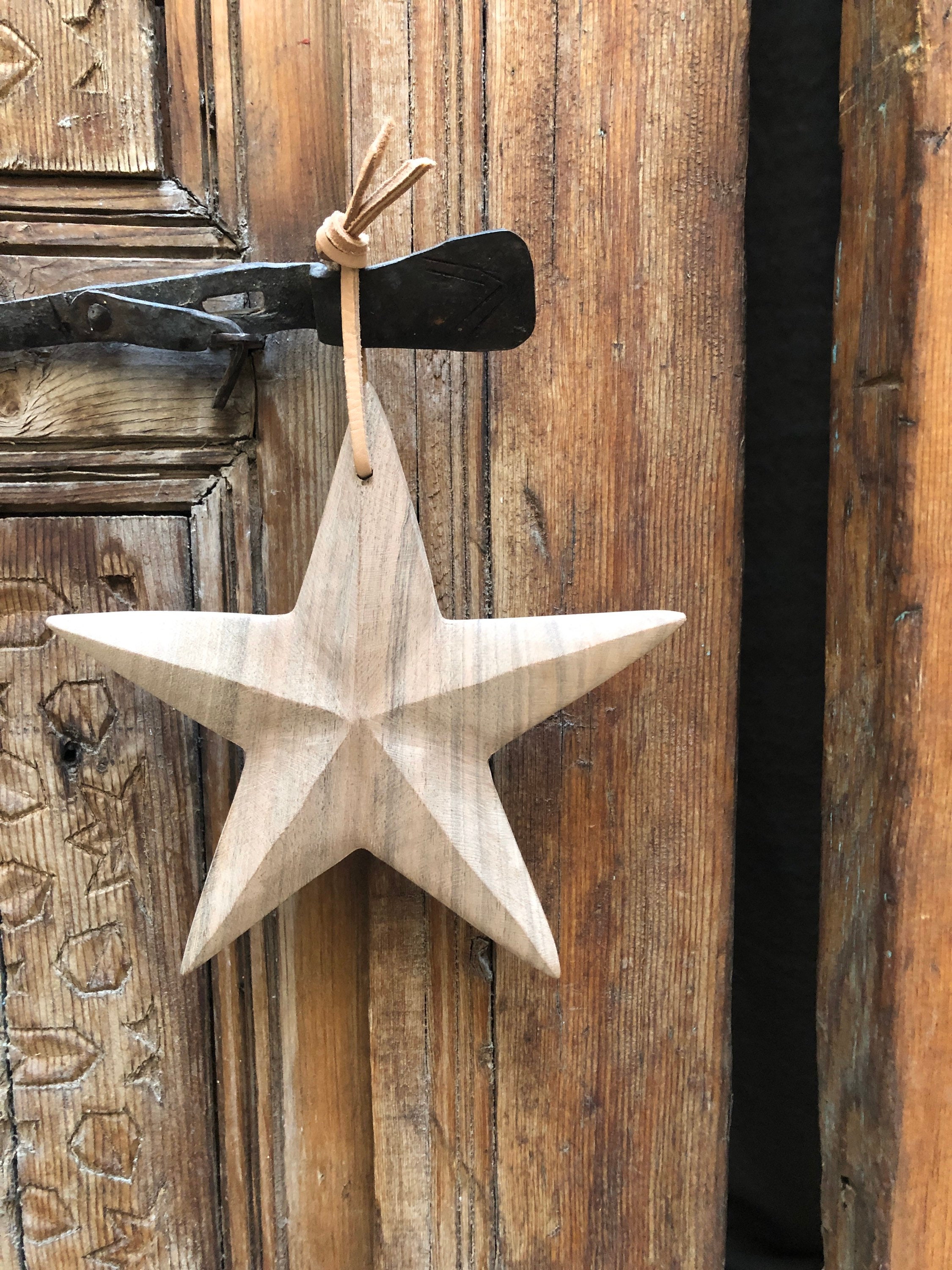 Étoiles à Suspendre en Bois de Noyer - Fabrication Artisanale Existent 3 Tailles