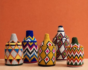 Boîte berbère à couvercle / panier marocain décoratif coloré / pièce unique / panier à couvercle bohème