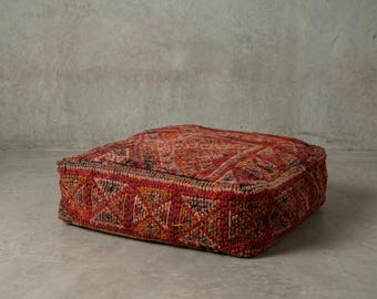 Vintage Moroccan Berber pouf Boujaad / Boho floor cushion / Boho pouf