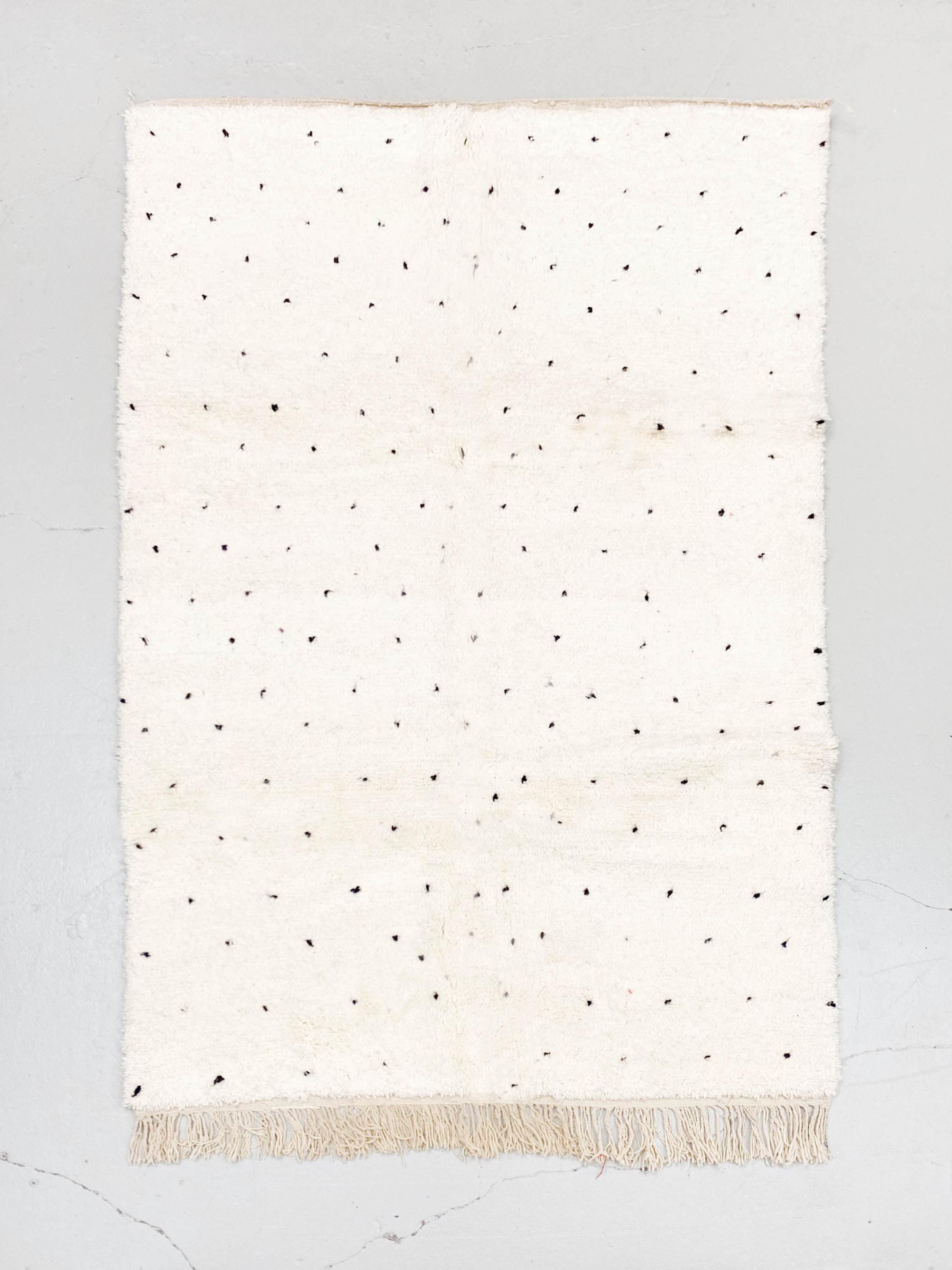Authentique Tapis Berbère Beni Ouarain Écru À Pois Noirs 2, 58x1, 60M