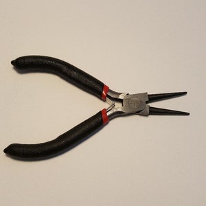 Round nose pliers for jewelry making