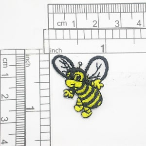 Bee 6 Pack Iron on Fully Embroidered Patch Applique 1&quot; x 1 1/4&quot; (25mm x 32mm)