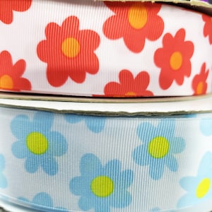 Bright Daisy Grosgrain Ribbon 1 1/2&quot; White 3 Yards
