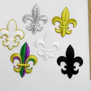 Fleur de Lys Mardi Gras opstrijkbare appliqué - 2 1/2" hoog (63 mm)
