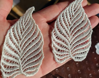 2 applicazioni a forma di foglia in pizzo veneziano color bianco sporco da cucire