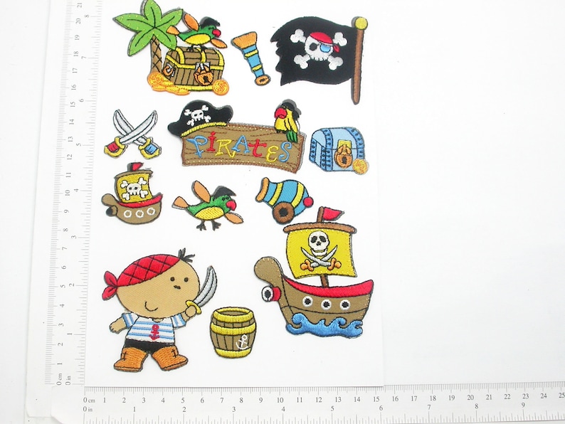 Iron on patches Pirates Application Embroided patch Appliques 