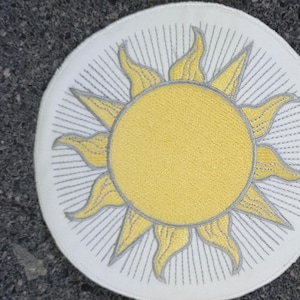 Aufbügelbarer Applikationsflicken mit Sonnenstickerei, 5 Zoll (127 mm)