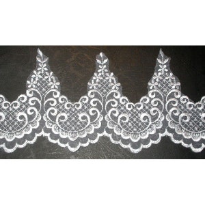 Embroidered Organza 5&quot; (127mm) White Scalloped Per Yard Bridal Trim