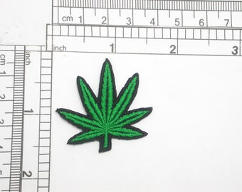 6,5 x 6 cm Marijuana Cannabis Weed Aufnäher / Bügelbild grün 