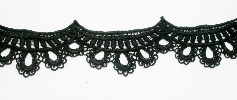 Venise Lace 2 14 Black Scalloped 3 Yards 100/% Rayon 57mm