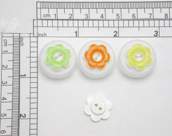 3 x Prästkrageknappar 18 mm 2 hål 2 färger