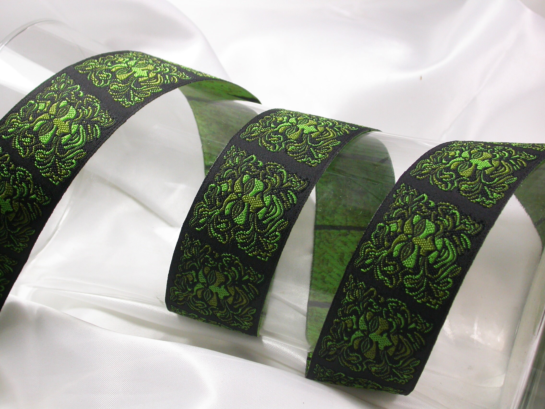 Green Man Jacquard Ribbon: 1 3/8