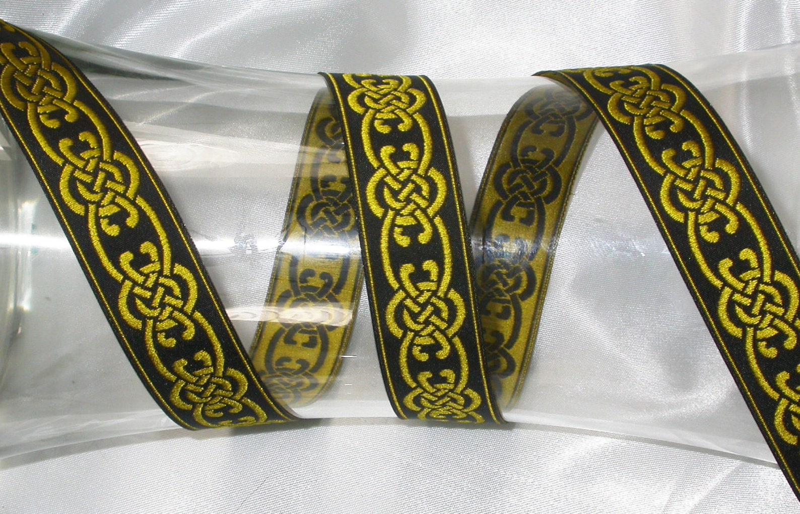 Celtic Chain Ribbon 7/8