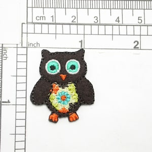 Brown Retro Owl Embroidered iron on Applique  Fully Embroidered  Measures 1 1/4&quot; x 1 1/8&quot;