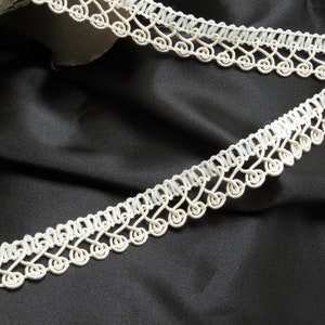 Borda trançada em loop 3/4" (19 mm) fantasia rayon branco antigo preço por jarda