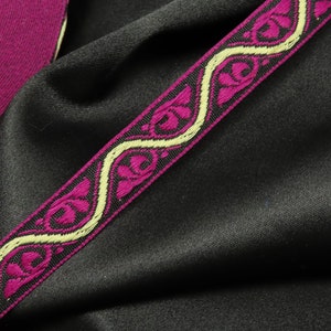 Fita Jacquard 1/2" 12,5mm Scroll Swirl Plum 5 jardas