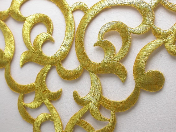 Decorative Swirl Metallic Gold - Patchwork Panda Trims