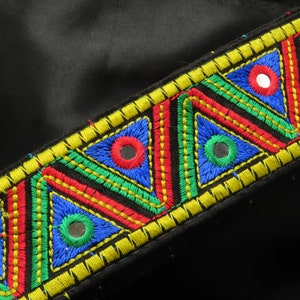 Estilo Boho Espejado Bordado Trim 2 1/8 "54mm Precio cortado a medida Triángulos primarios