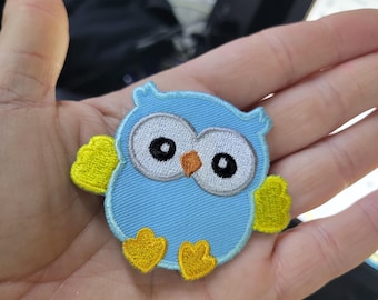 Applique ricamata con gufo blu da stirare (2 5/8 x 2 1/4")