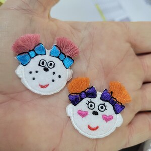 Cartoon Ragdoll Face Iron-On Patch: Embroidered Rayon Applique