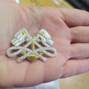 Applique ricamata con ancora argentata e bandiere, toppa termoadesiva (5,1 cm x 4,5 cm)