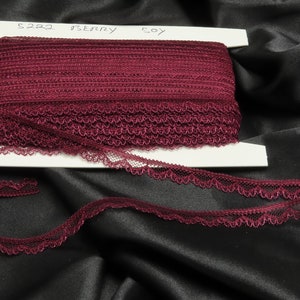 Renda 3/8" (10 mm) recortada 25 jardas parafuso médio/macio Hand N Berry - excelente para fazer bonecas/lingerie
