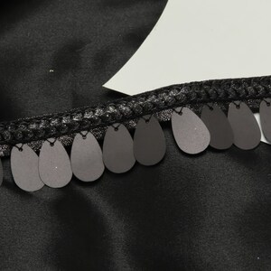 Cabeçalho com acabamento de lantejoulas ovais de 1 3/8" 35 mm preto - preço por metro - roupa de dança, saree, borda de acabamento de costura