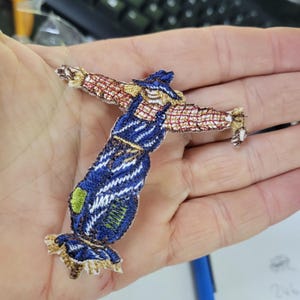 Vogelverschrikker geborduurde opstrijkpatch appliqué (2 5/8" x 2 7/8")