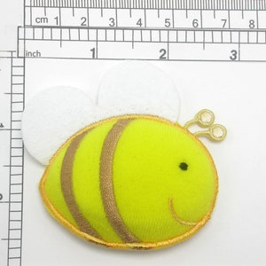 Bumble Bee Iron On Patch Applique - Puffy 3D Misura 2 3/4&quot; attraverso x 2 1/2&quot; di altezza approssimativa